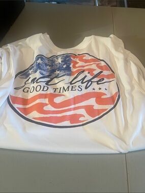 Salt Life men’s size extra large White Rash Guard with Red and Blue Graphic